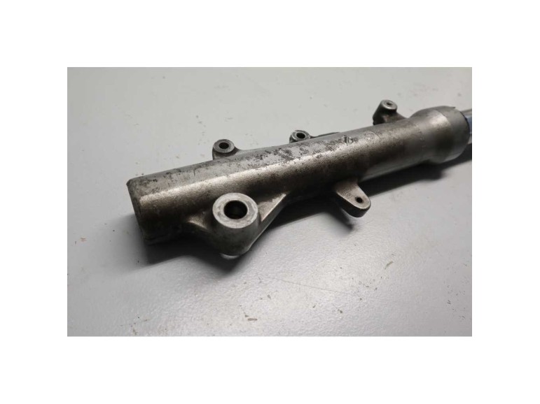 Barra botella IZQ Burgman 250 400 98-02 C3H110