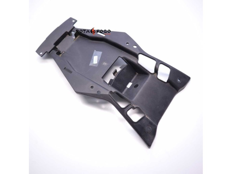 Tapa plastico    Peugeot Belville 125 2017-2020 P3A0585 64305-ZBC-0000