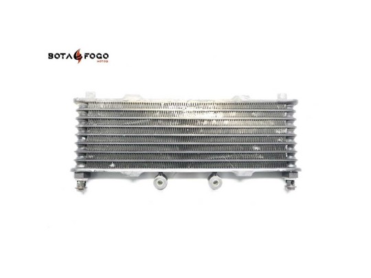 Radiador circuito refrigeracion aceite original procedente de GSX F 600  M3C024