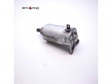 YV25K1M3A0752