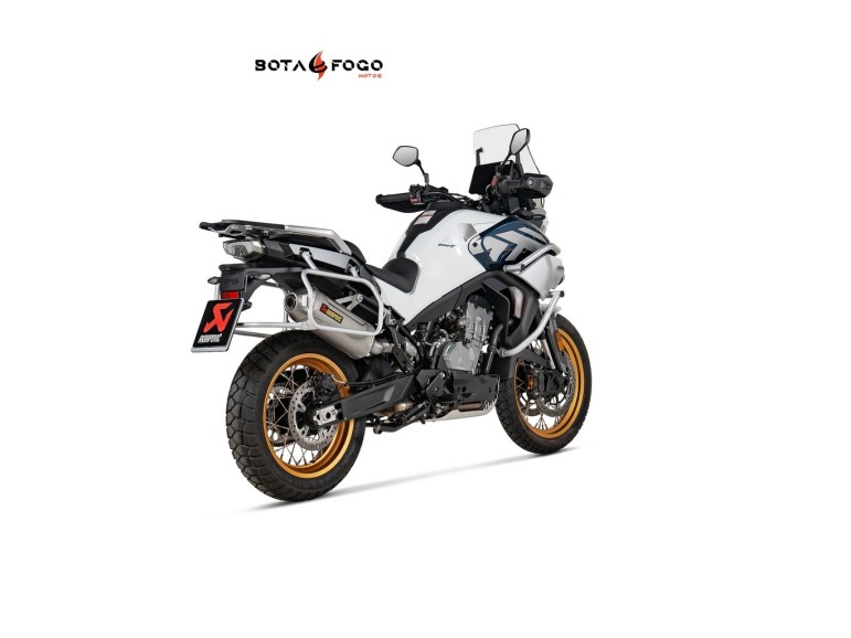 Silenciosos Slip-on Akrapovic. s-cf8so4-hftt